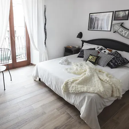 ゲストハウス Maison Coquette ローマ